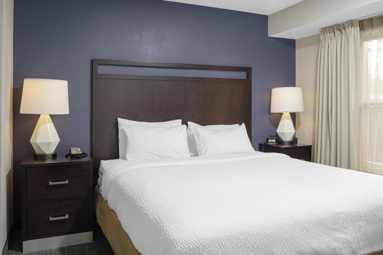 Boston Hotel 3*